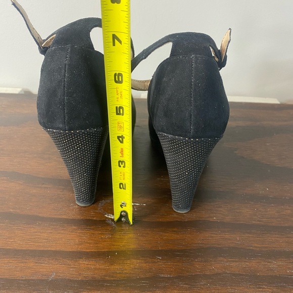 Mossimo Wedge Heels, Black And Gold, Ankle Strap, Size 8 - Picture 5 of 7